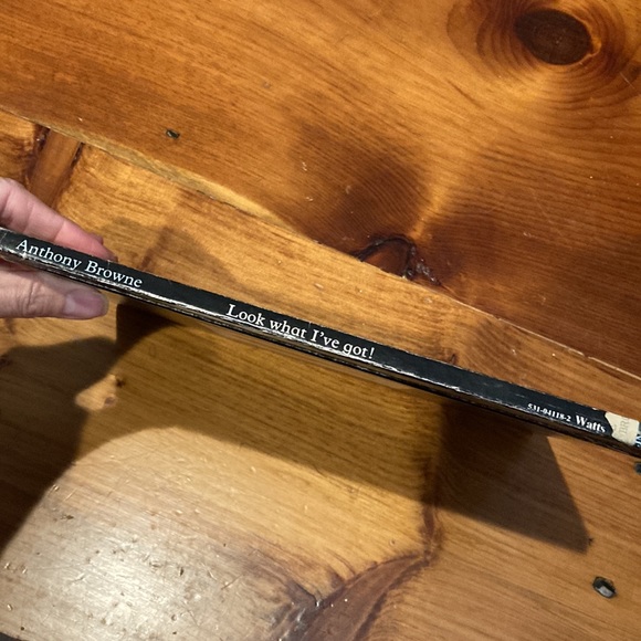 LOOK WHAT I'VE GOT! by Anthony Browne 1980 HC Book - Picture 8 of 10